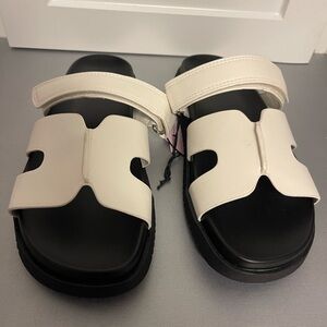 Wild Fable Stylish White Sandals with Adjustable Strap Sz 6 NWOB